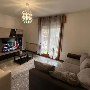 https://appartamento-al-piano-terra-vicino-allaeroporto.hotelslidodijesolo.com